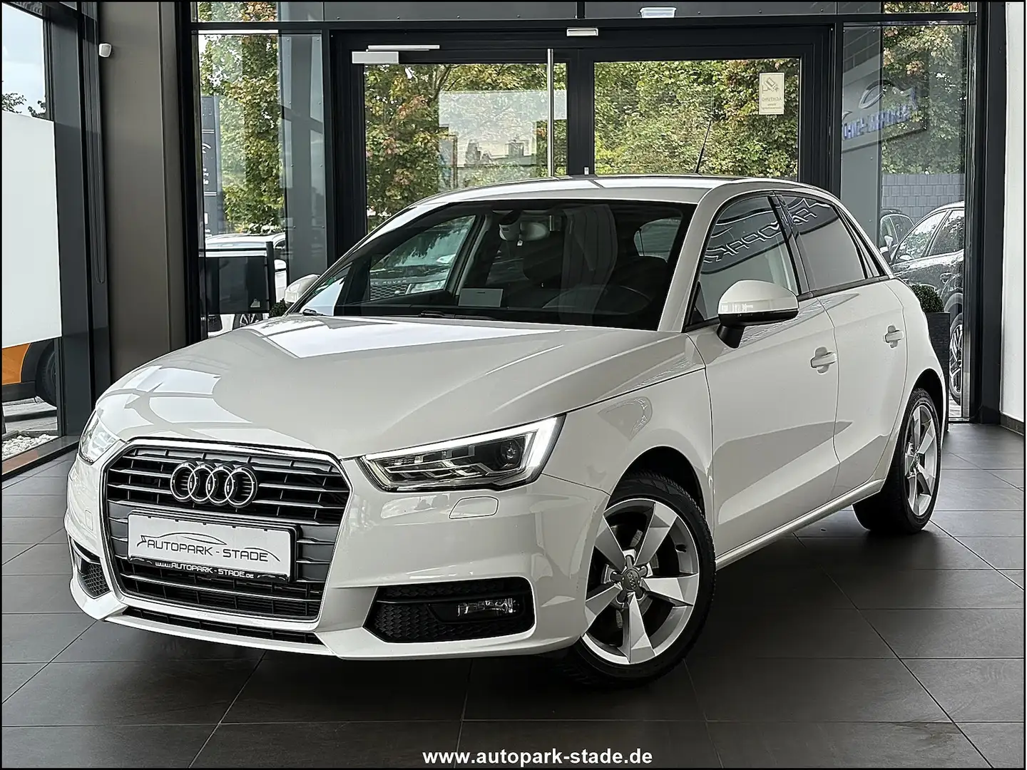Audi A1 1.4 TFSI S-tronic Bi-Xen Navi LED GARANTIE Weiß - 2