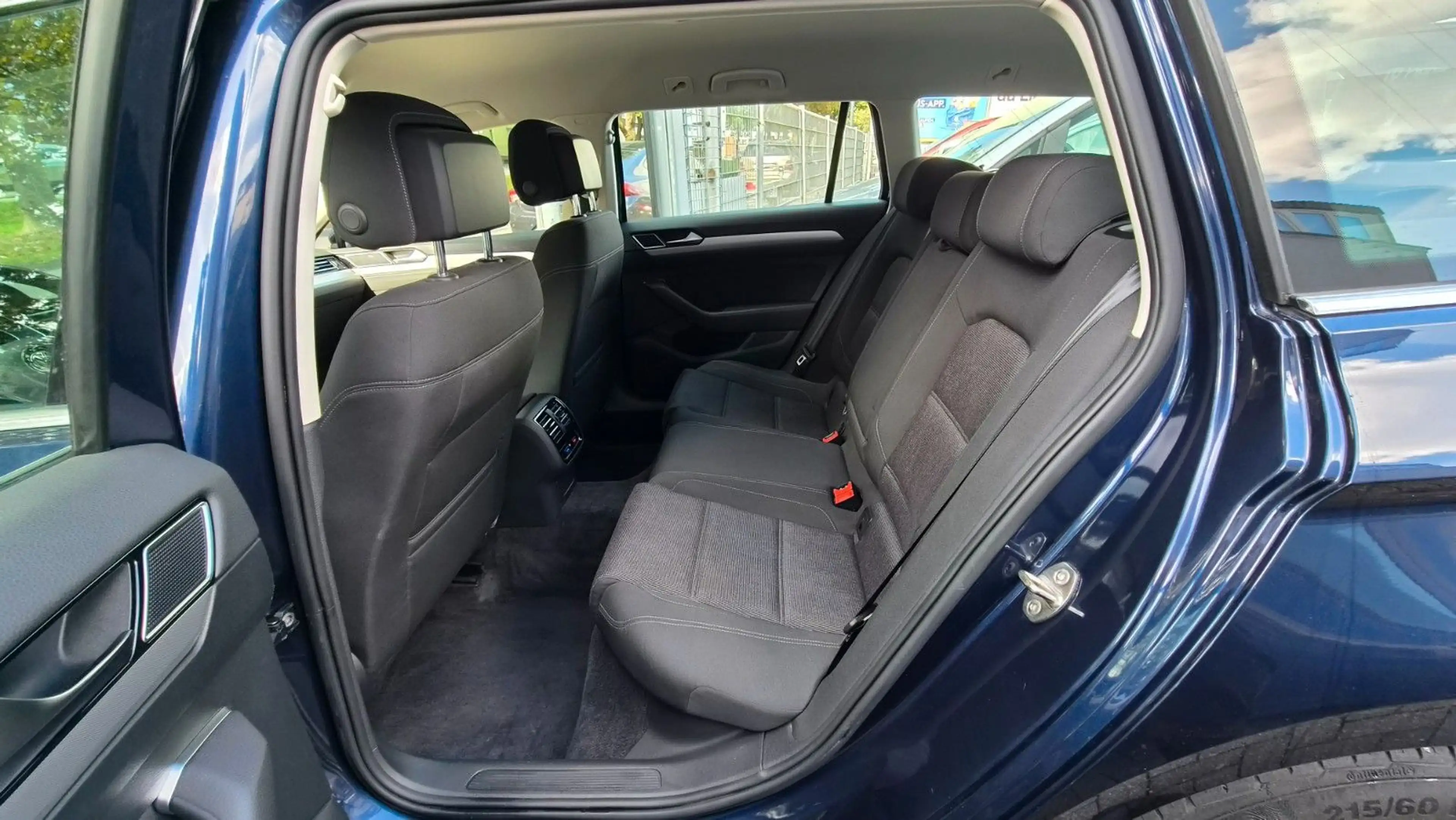 Volkswagen Passat Alltrack Passat 2.0 TDI Variant ACC+AHK+SHZ+NAVI — photo 9