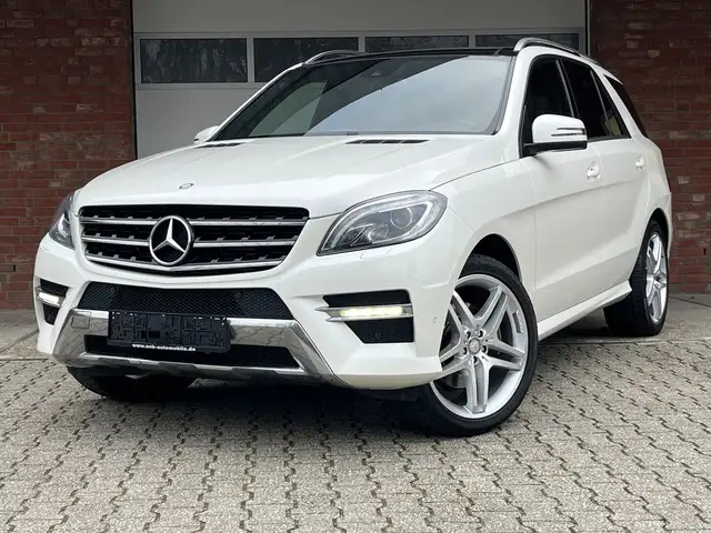 Mercedes-Benz ML 250 AMG Panorama  LED 1-Hand