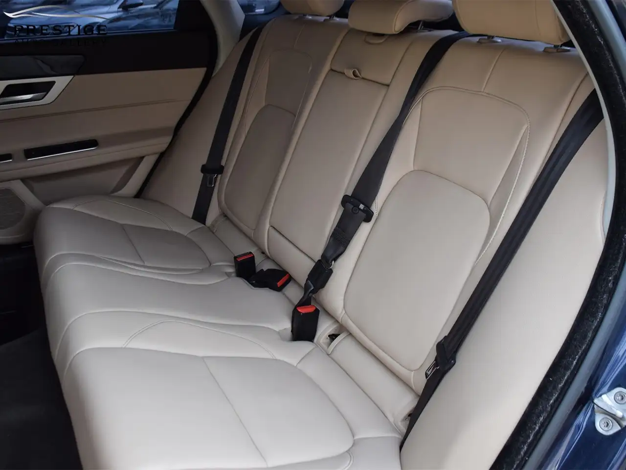 Jaguar XF снимка Jaguar XF