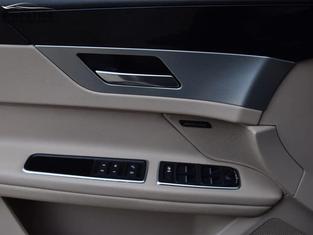 Jaguar XF снимка Jaguar XF