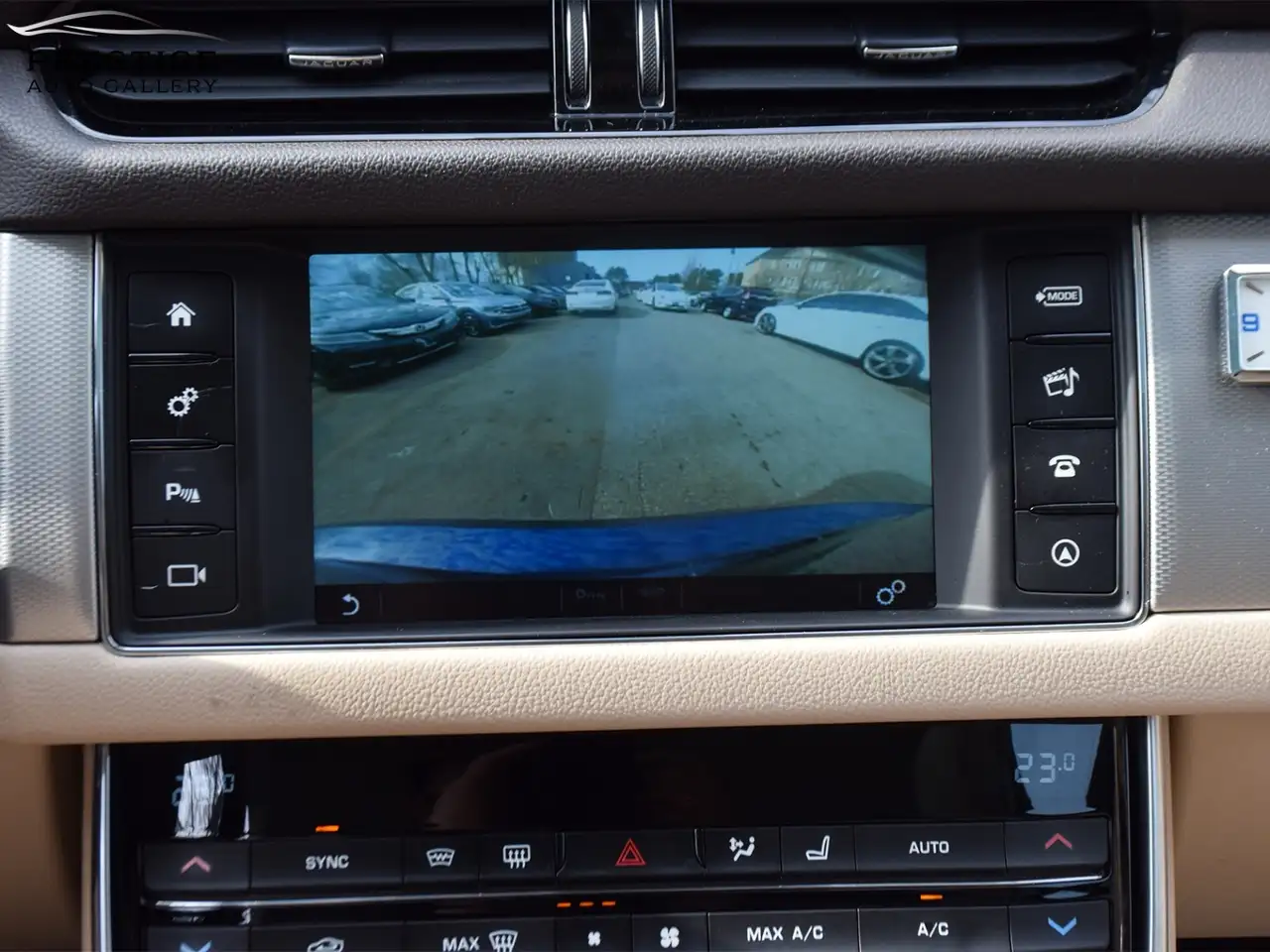 Jaguar XF снимка Jaguar XF