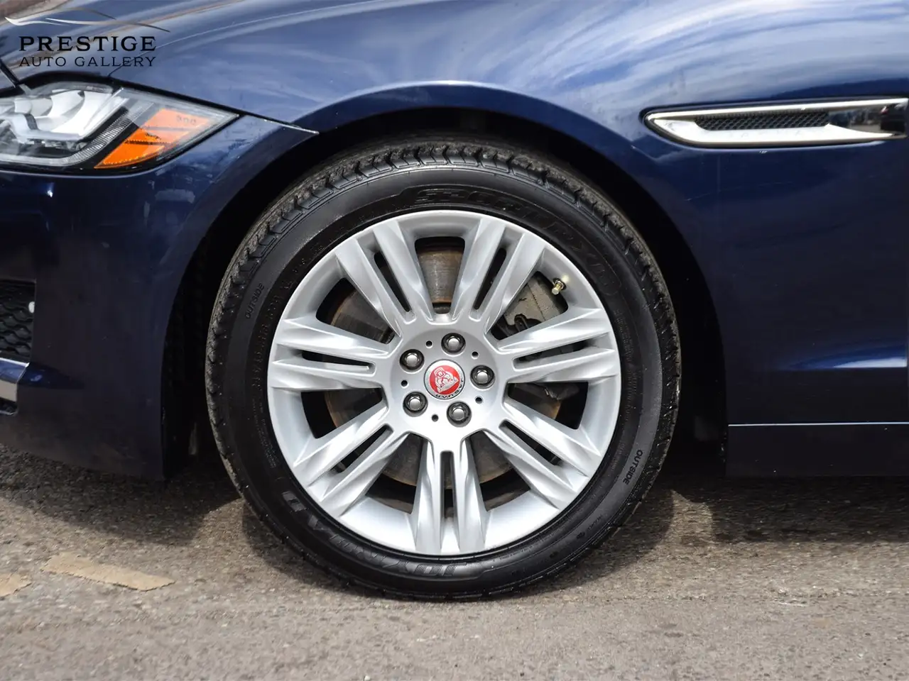 Jaguar XF снимка Jaguar XF