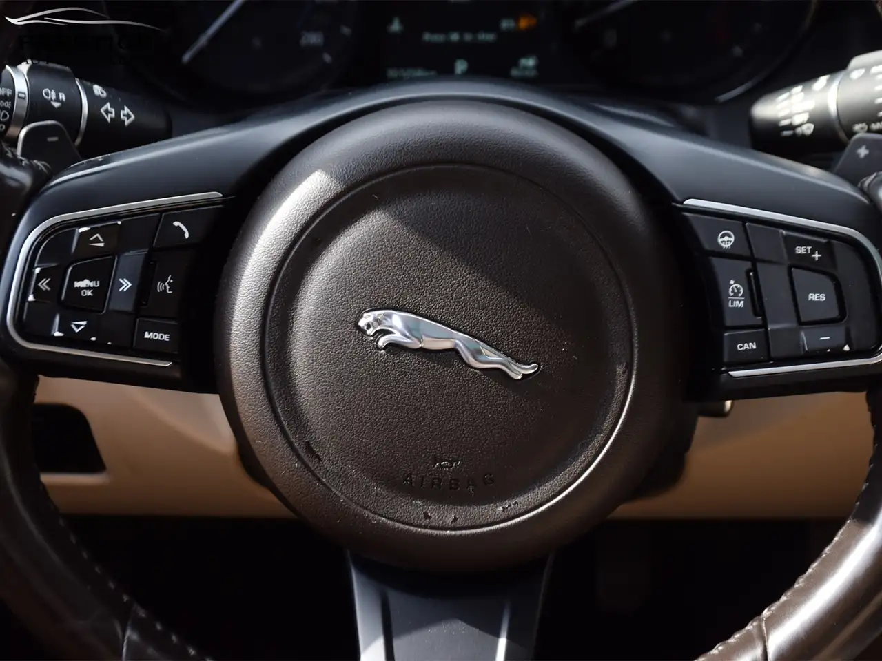 Jaguar XF снимка Jaguar XF