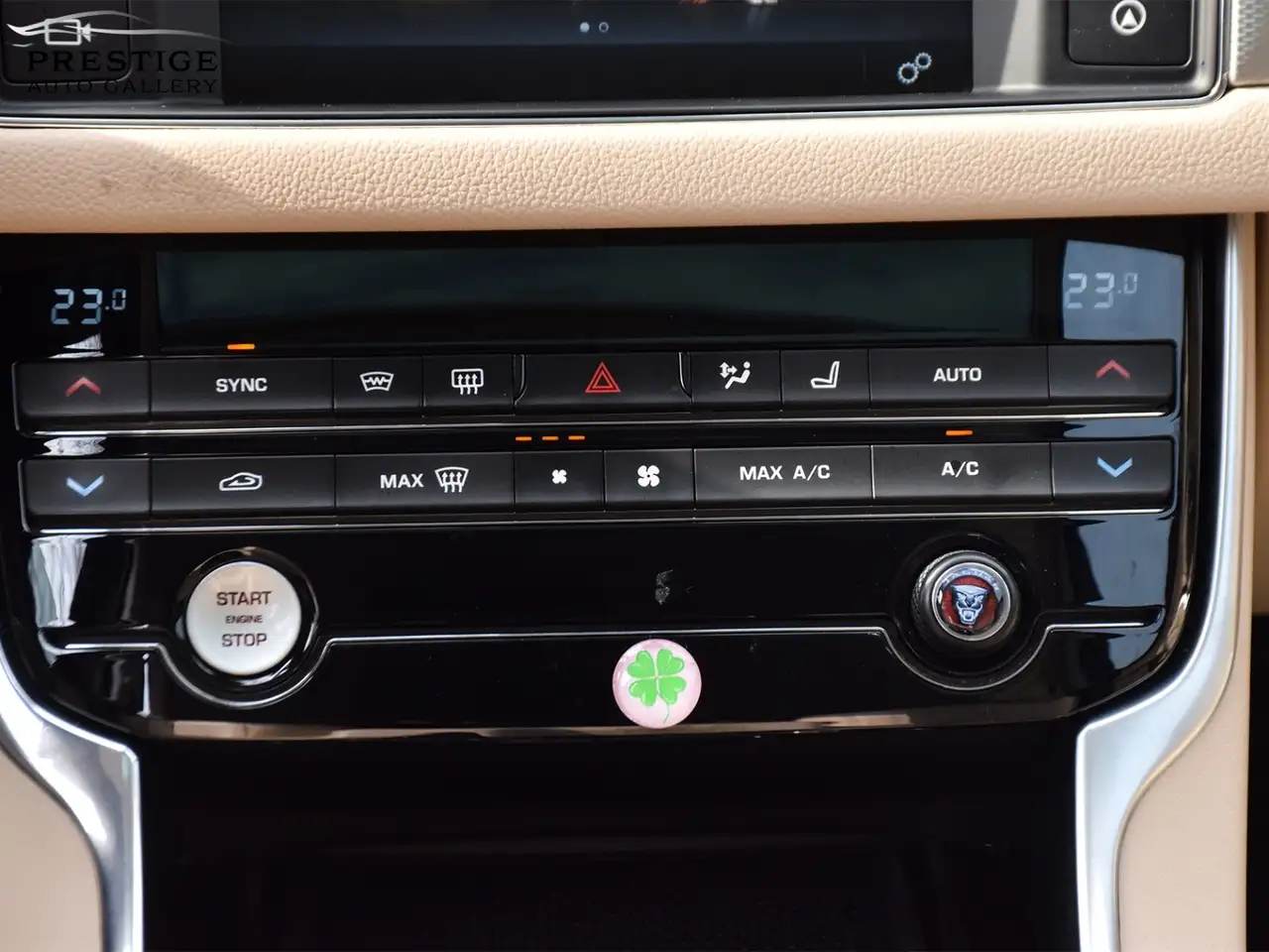 Jaguar XF снимка Jaguar XF
