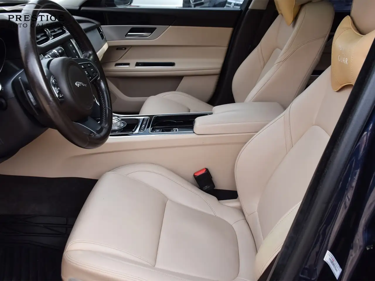 Jaguar XF снимка Jaguar XF