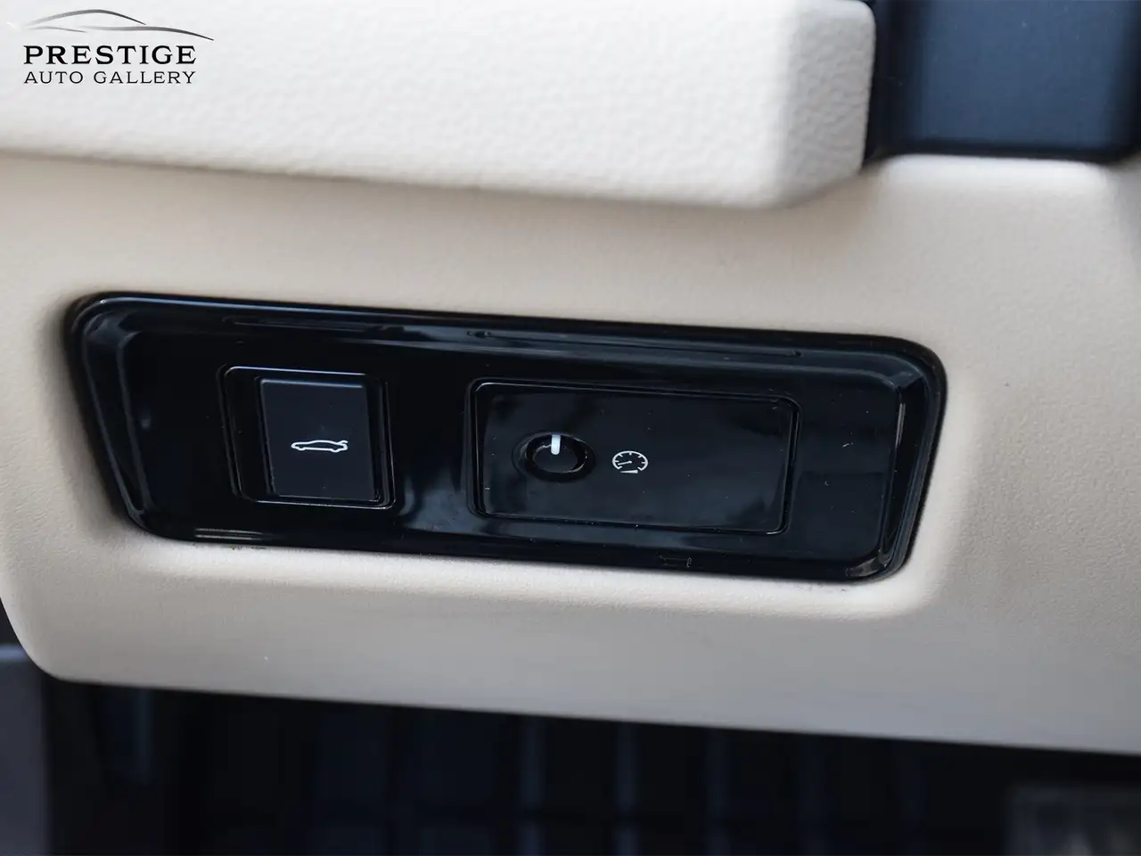 Jaguar XF снимка Jaguar XF