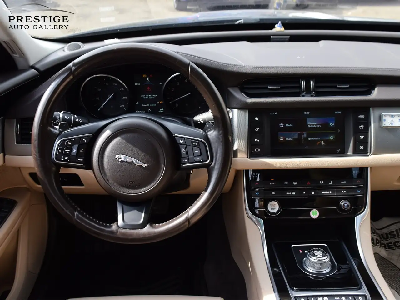 Jaguar XF снимка Jaguar XF