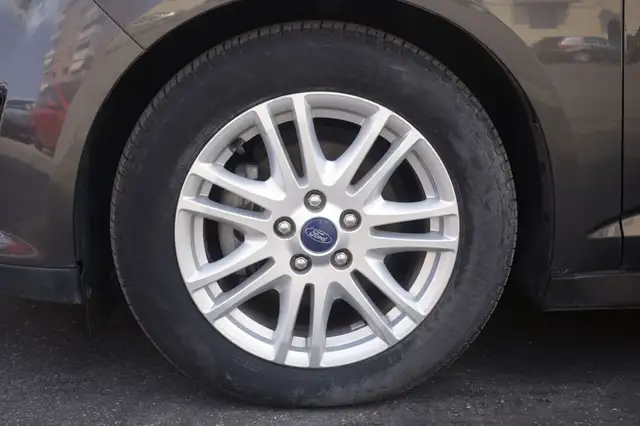 Ford C-Max view 5