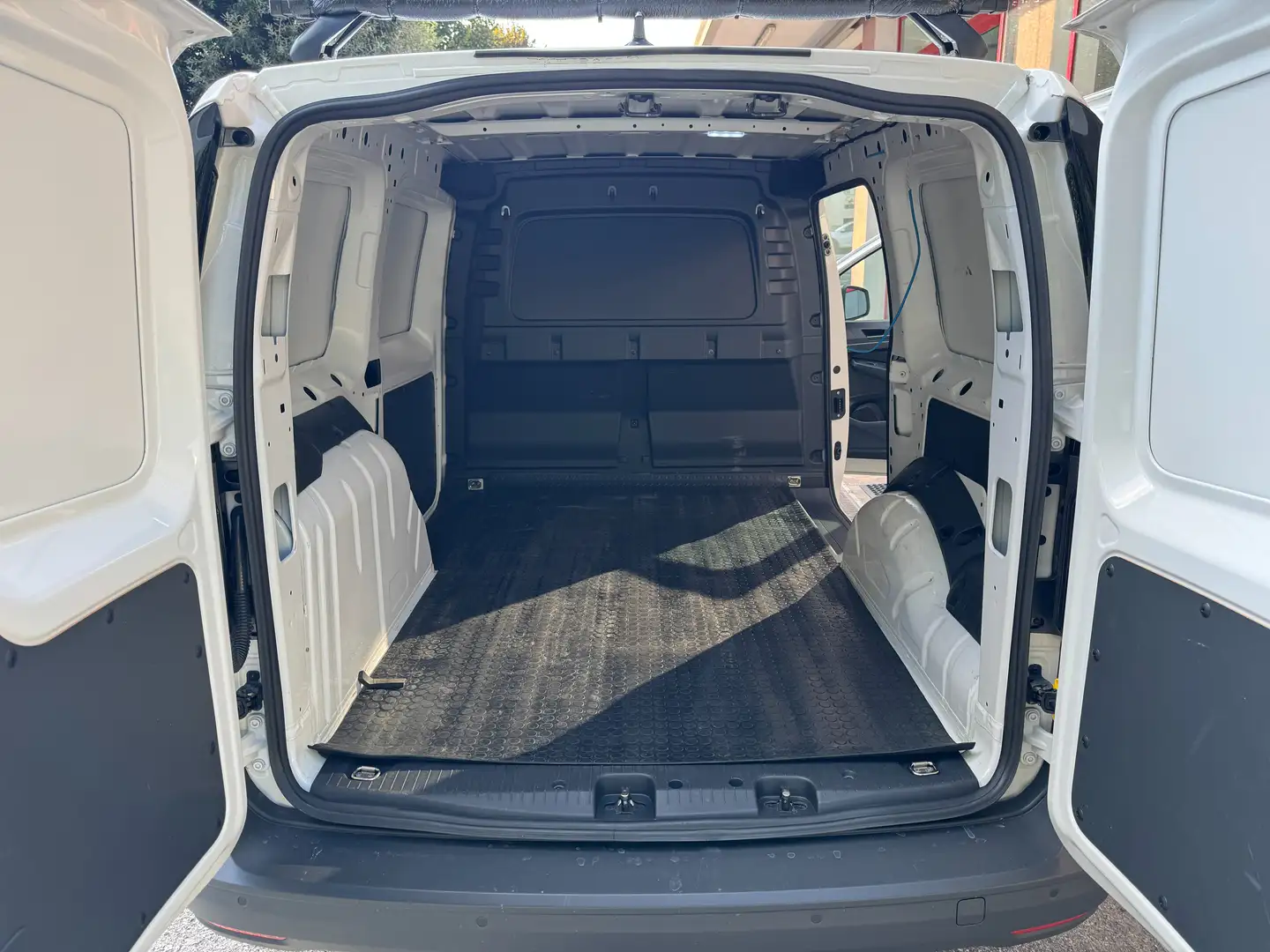 Volkswagen Caddy Caddy 2.0 TDI Maxi 102 cv Bianco - 2