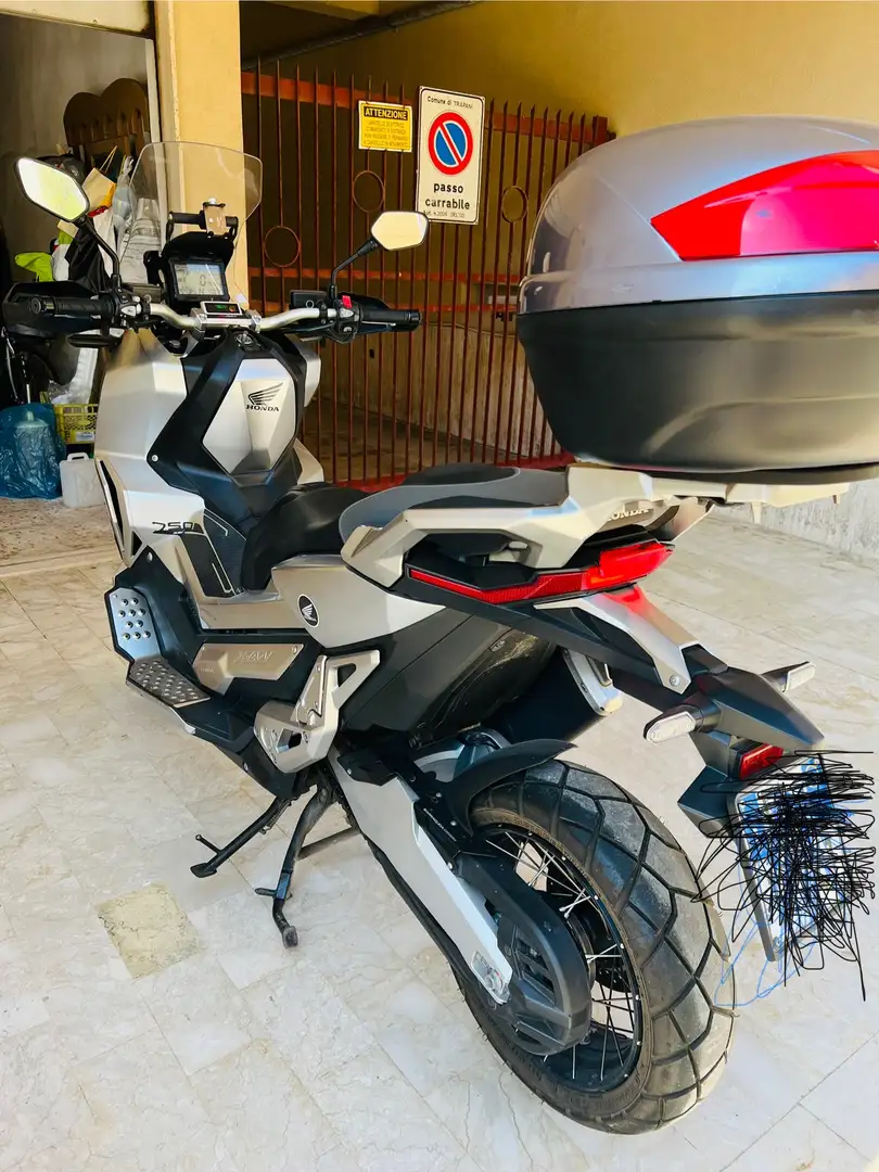 Honda X-ADV 750 cc Argent - 1
