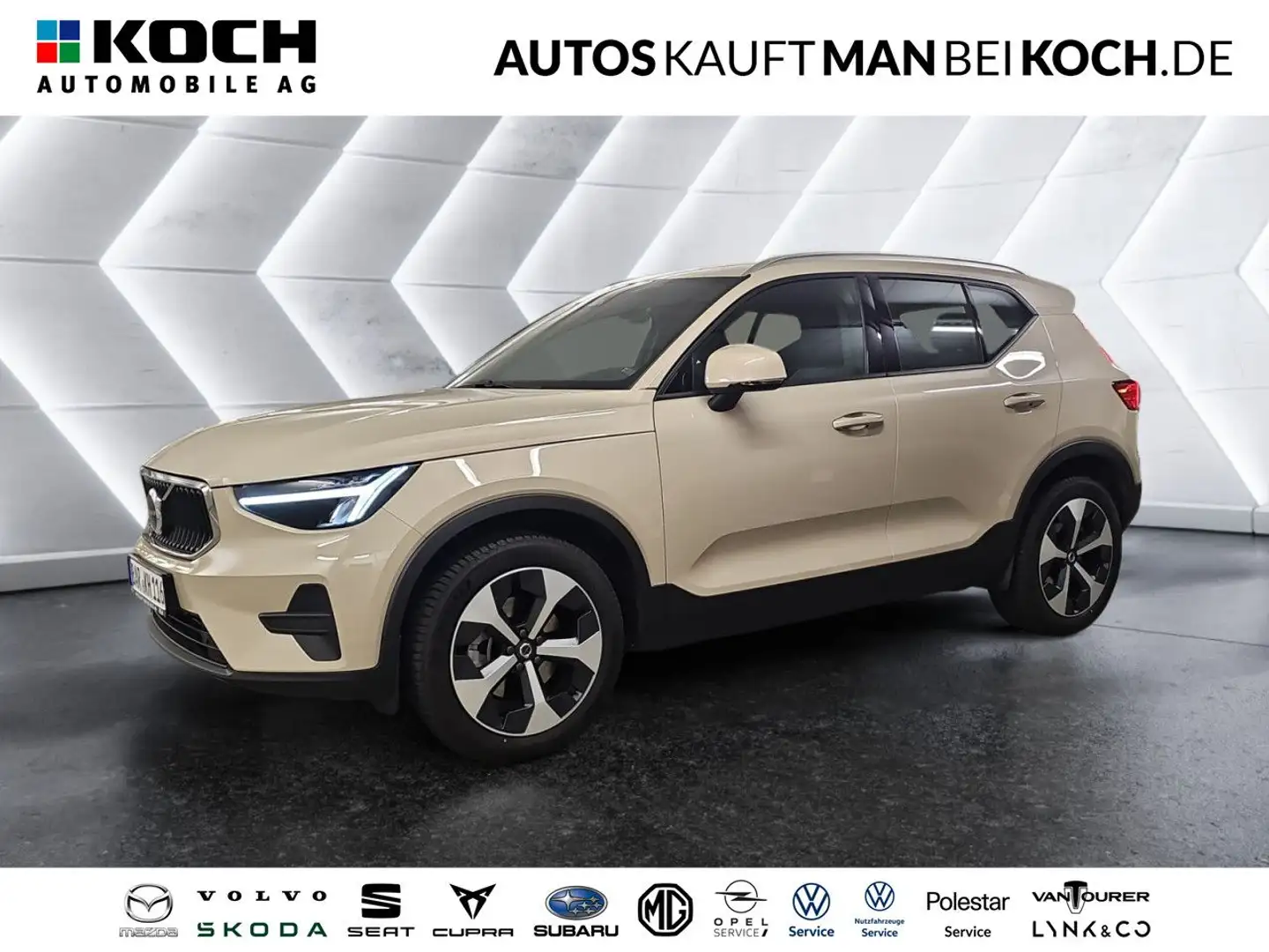 Volvo XC40 B3 Mild-Hybrid Benzin Core Béžová - 1