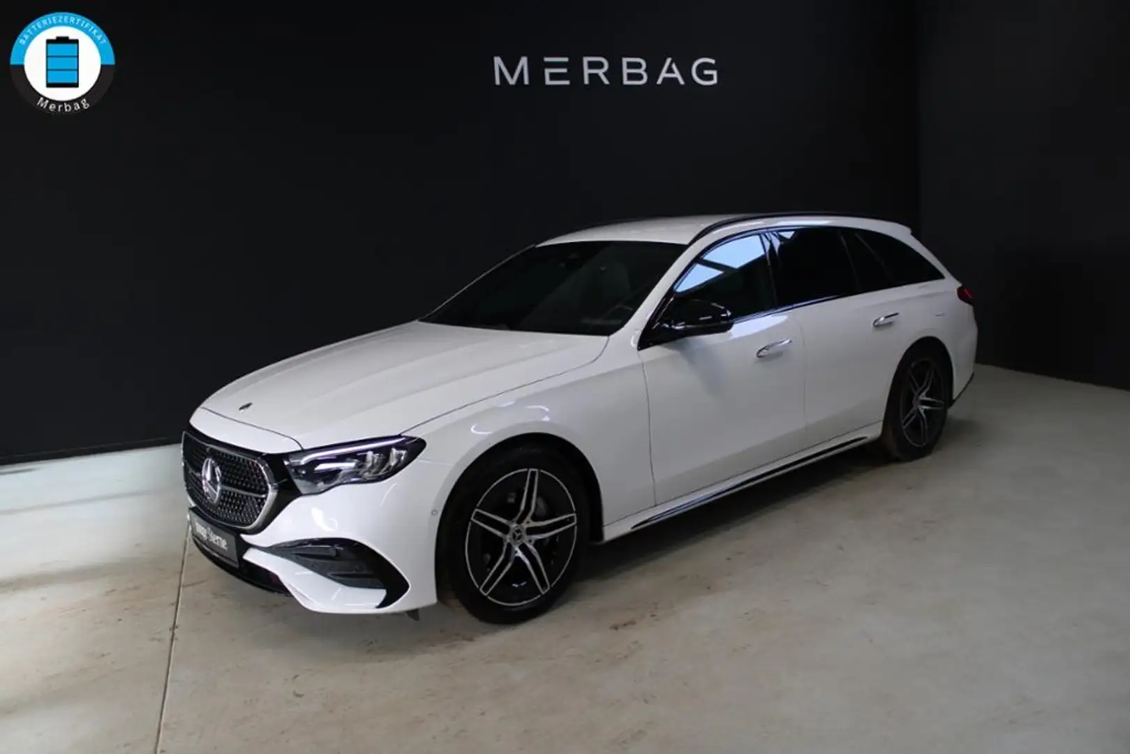 Mercedes-Benz E 300 T e *AMG Night AHK Distronic Burmester 4D Blanc - 1