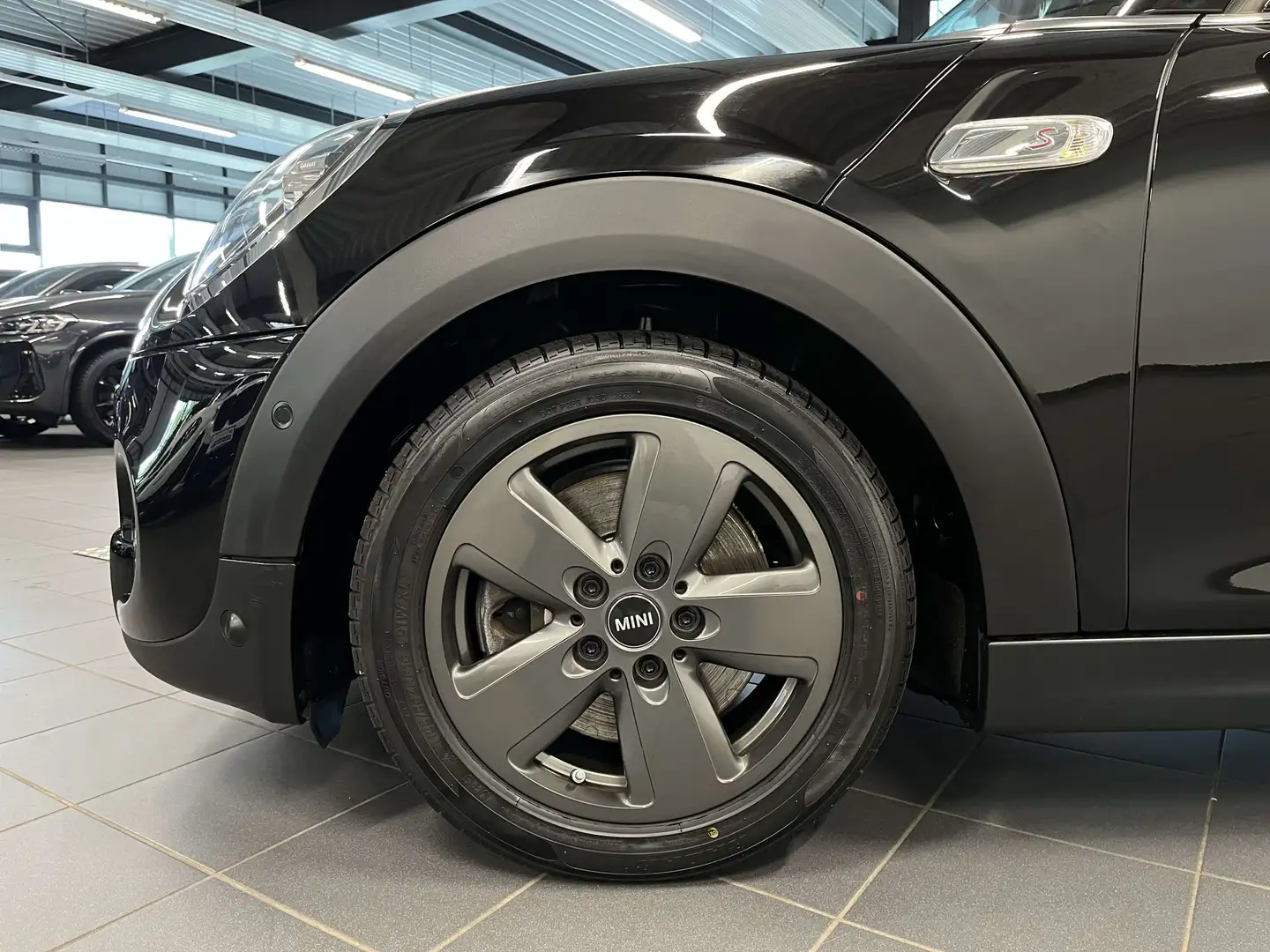 MINI Cooper S 5-Türer M Sport NAVI LED PDC V+H DAB Noir - 2