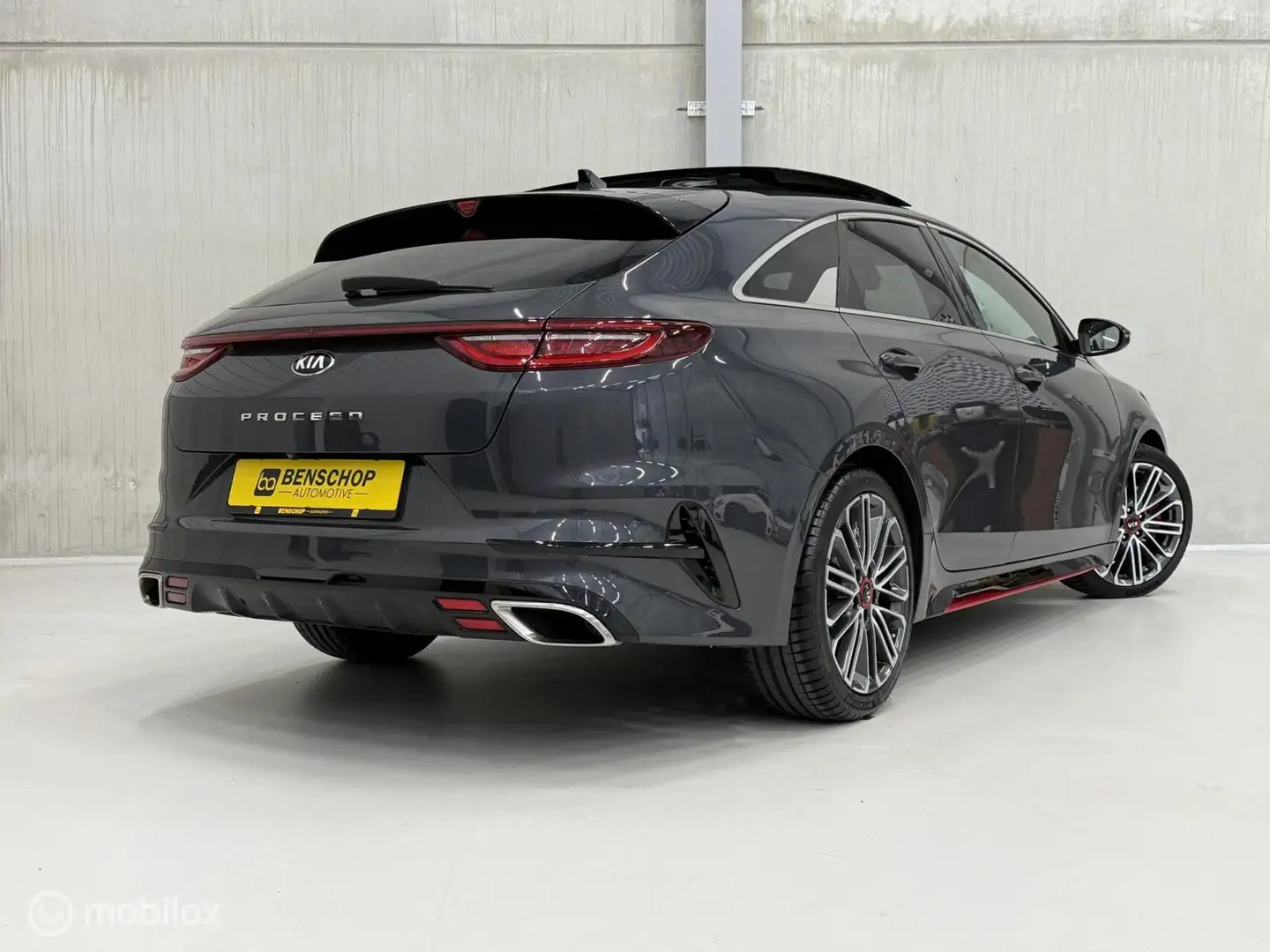 Kia ProCeed / pro_cee'd 1.6 T-GDI GT Schuifdak Alcantara ACC Navi Carplay Grijs - 2