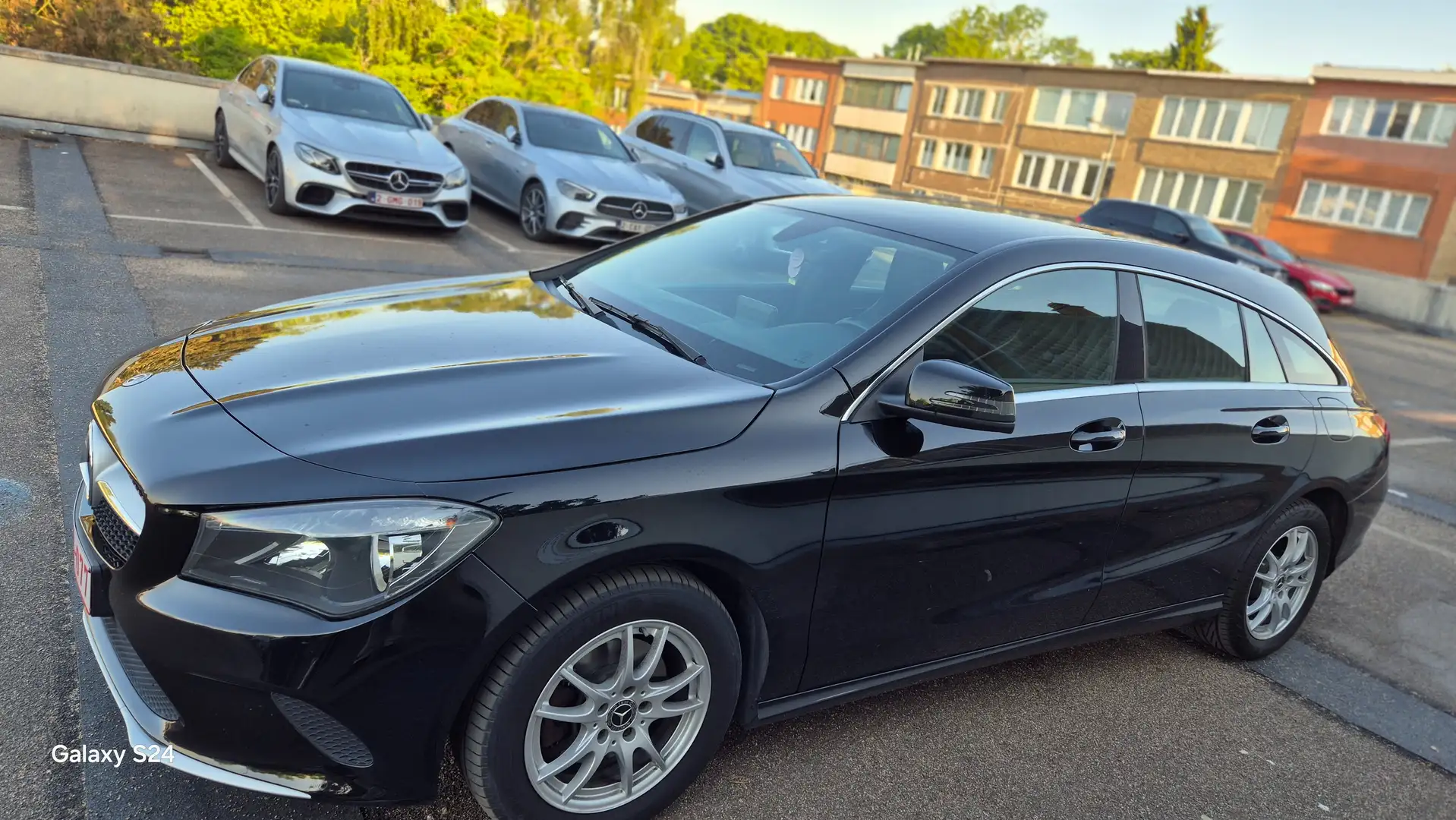 Mercedes-Benz 200 CLA 200D AUTOMATIQUE Noir - 1