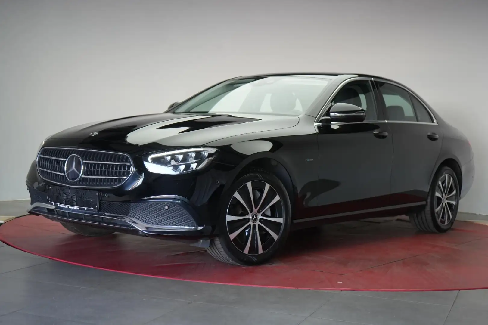 Mercedes-Benz E 300 de 4Matic 9G-Tronic Avantgarde Navi/Distro Black - 2