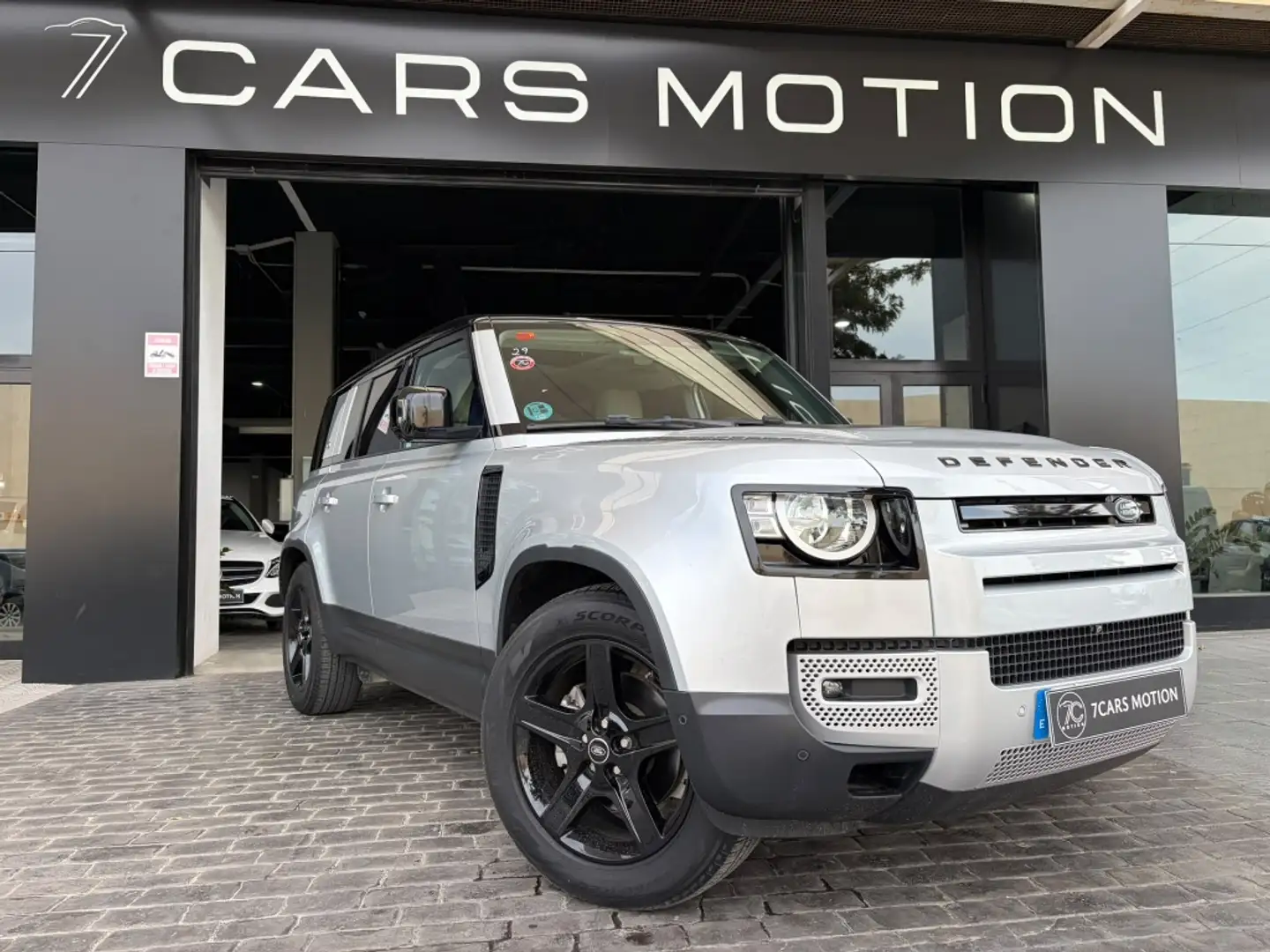 Land Rover Defender 110 2.0D SD4 SE AWD Aut. 240 Gris - 1