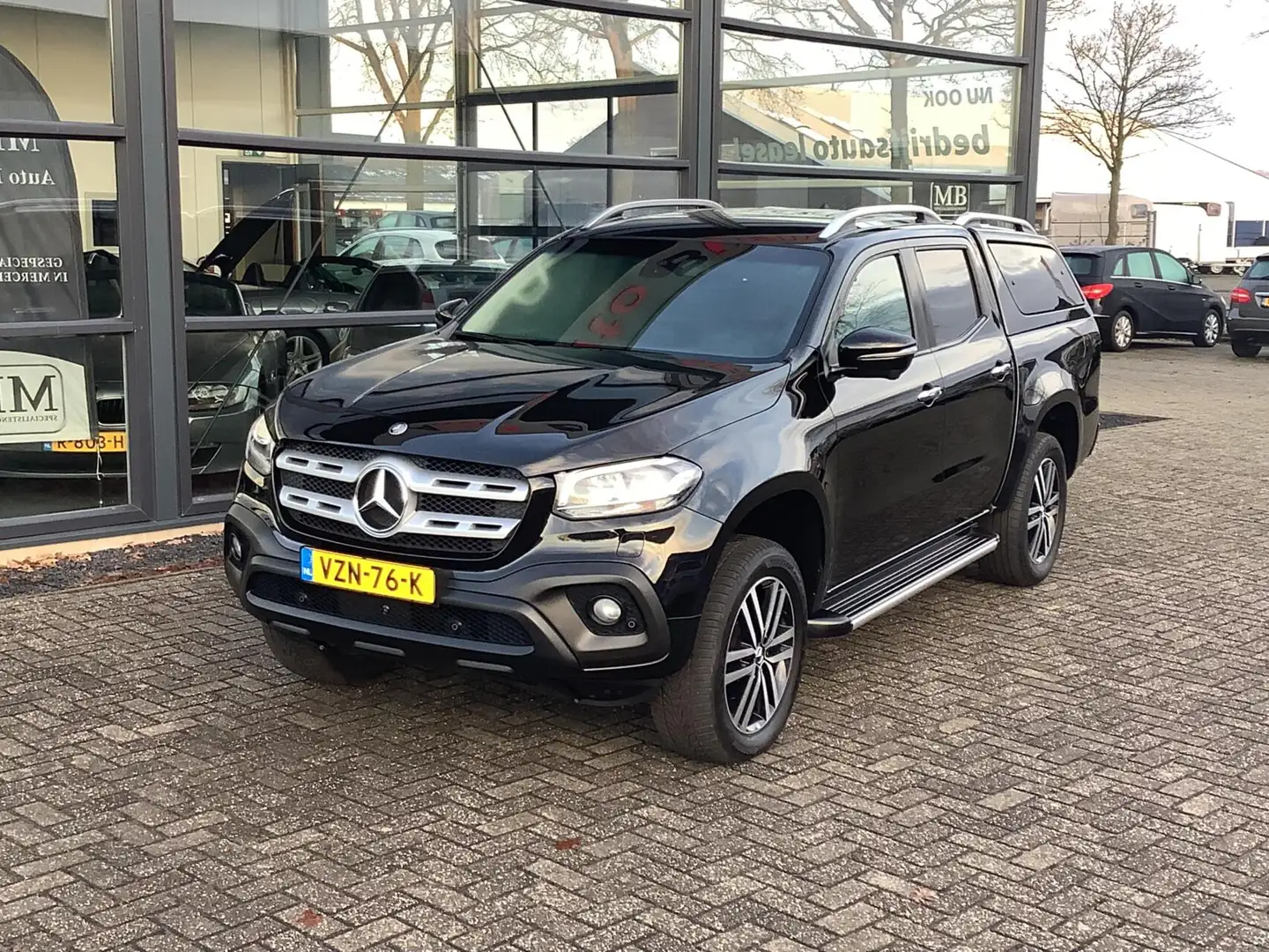 Mercedes-Benz X 250 d 4-MATIC Progressive automaat, camera, led, eerst Black - 2