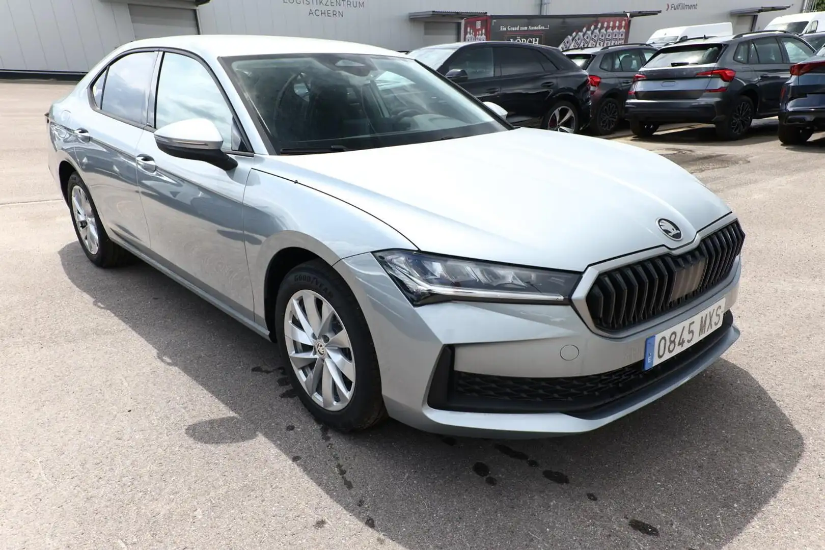 Skoda Superb eTSI 150 DSG LED Nav Kam SunS SHZ SideA 110 kW ... Stříbrná - 1