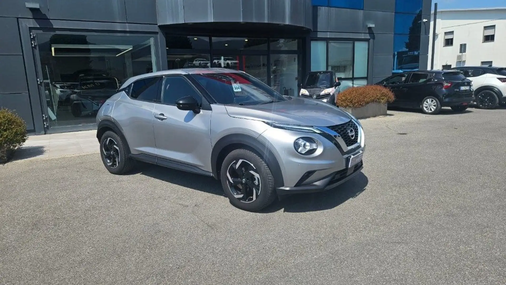 Nissan Juke 1.0 DIG-T 114 CV N-Connecta Zilver - 2
