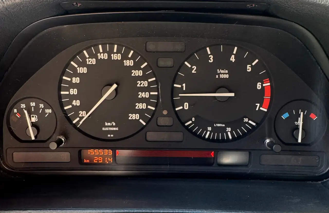 BMW 750i, foto 9