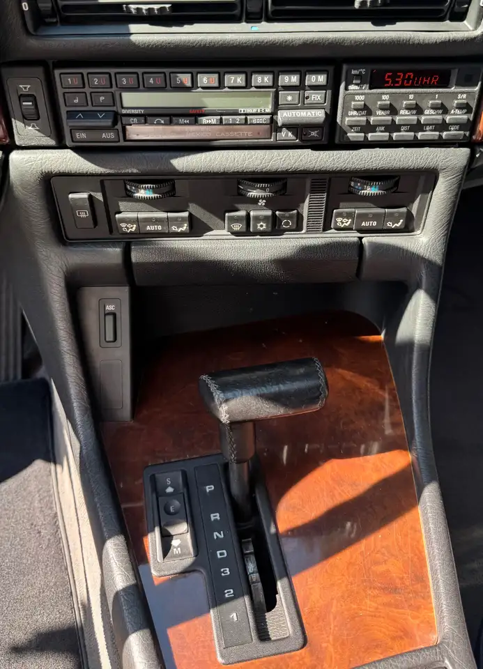 BMW 750i, foto 8