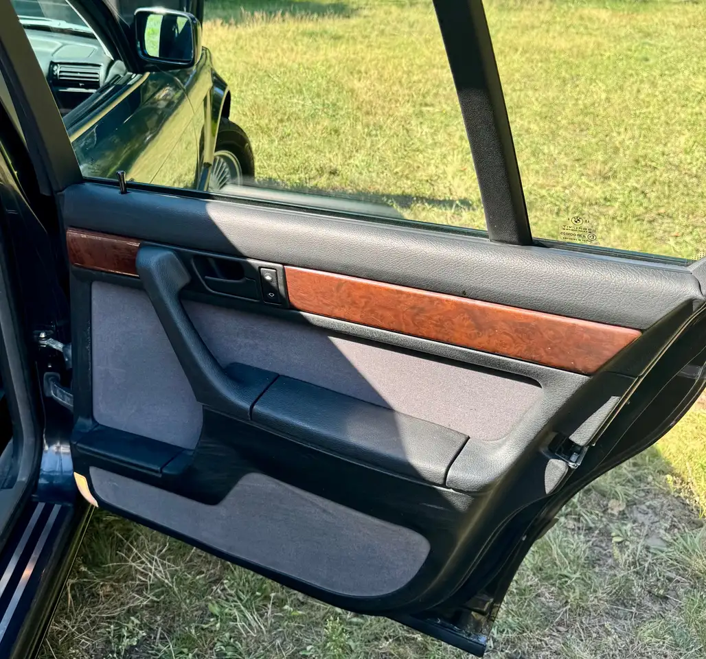 BMW 750i, foto 10