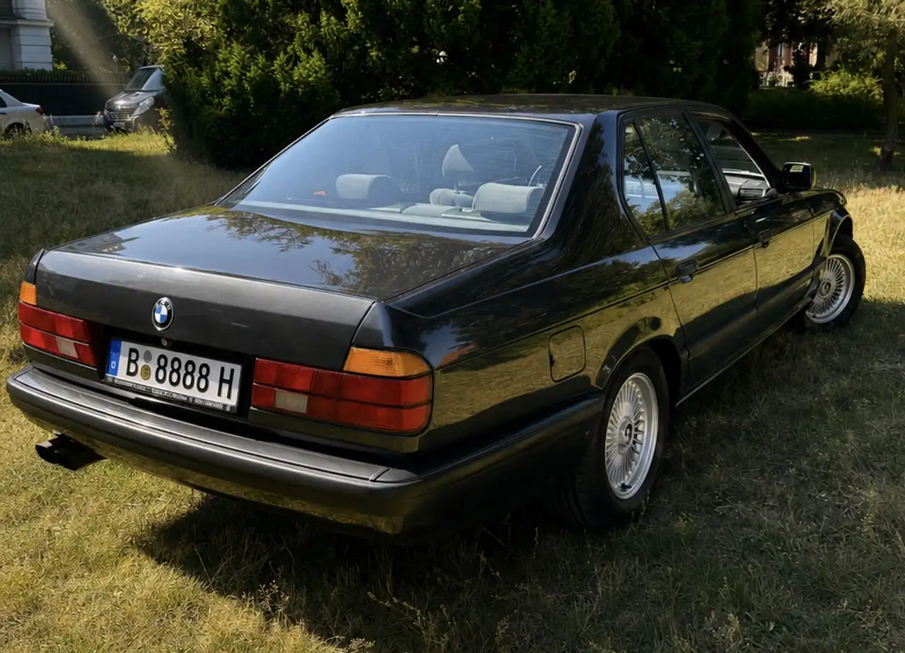BMW 750i, foto 2