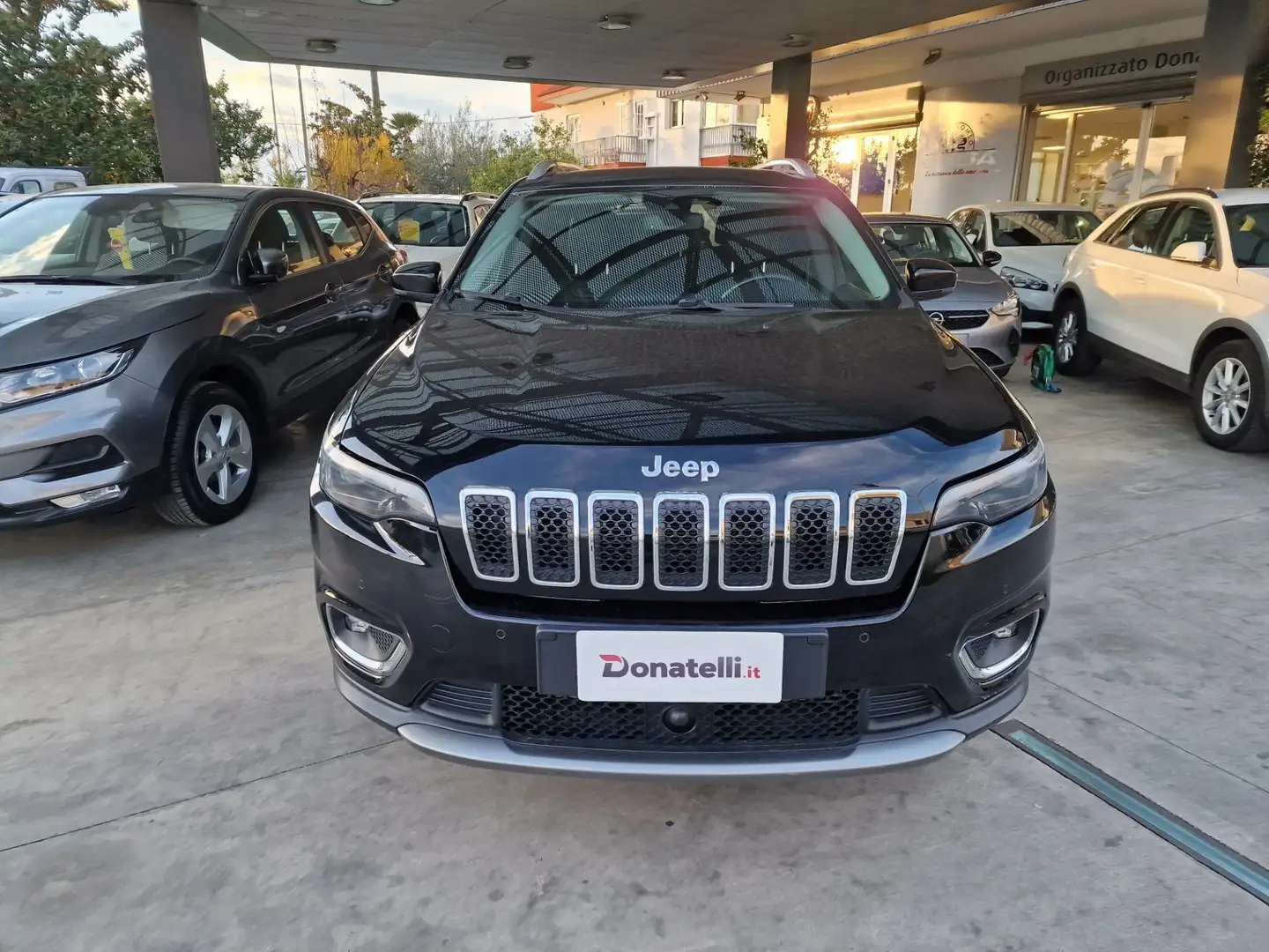 Jeep Cherokee 2.2 Mjt AWD Active Drive I Limited Fekete - 2