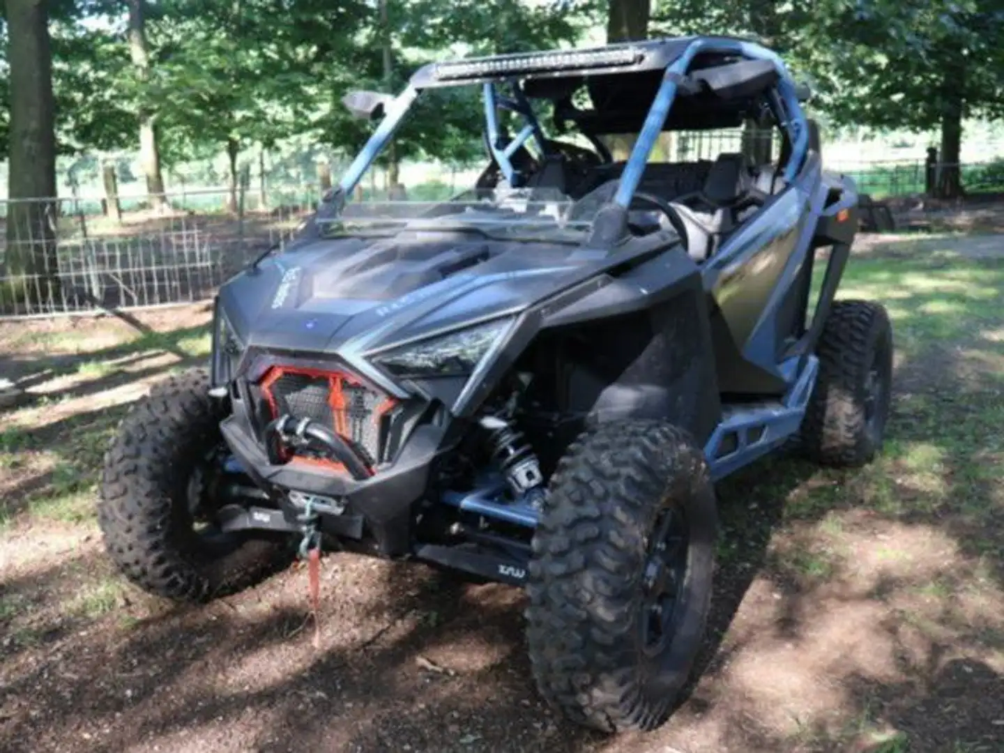 Polaris RZR Pro XP Side-by-Side-Buggy Gris - 1