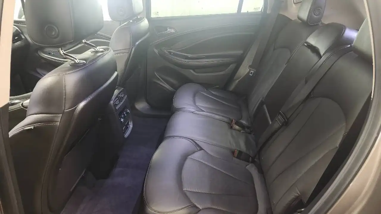 Buick Envision снимка Buick Envision