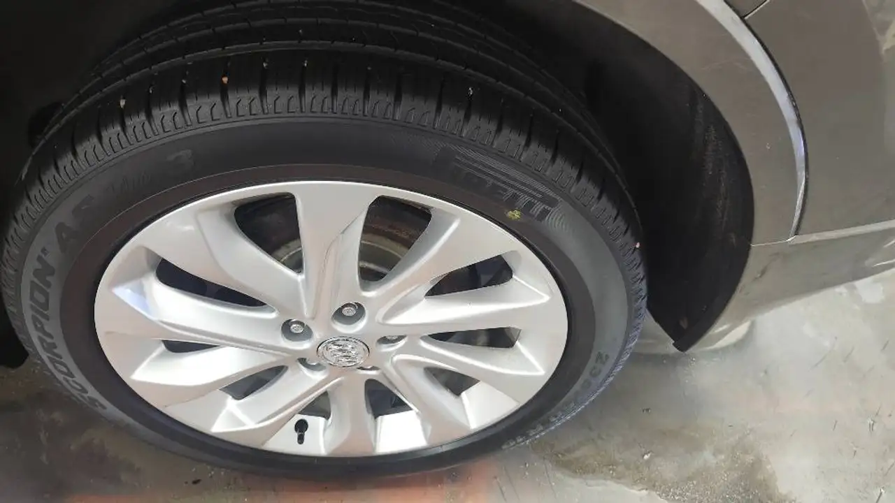 Buick Envision снимка Buick Envision