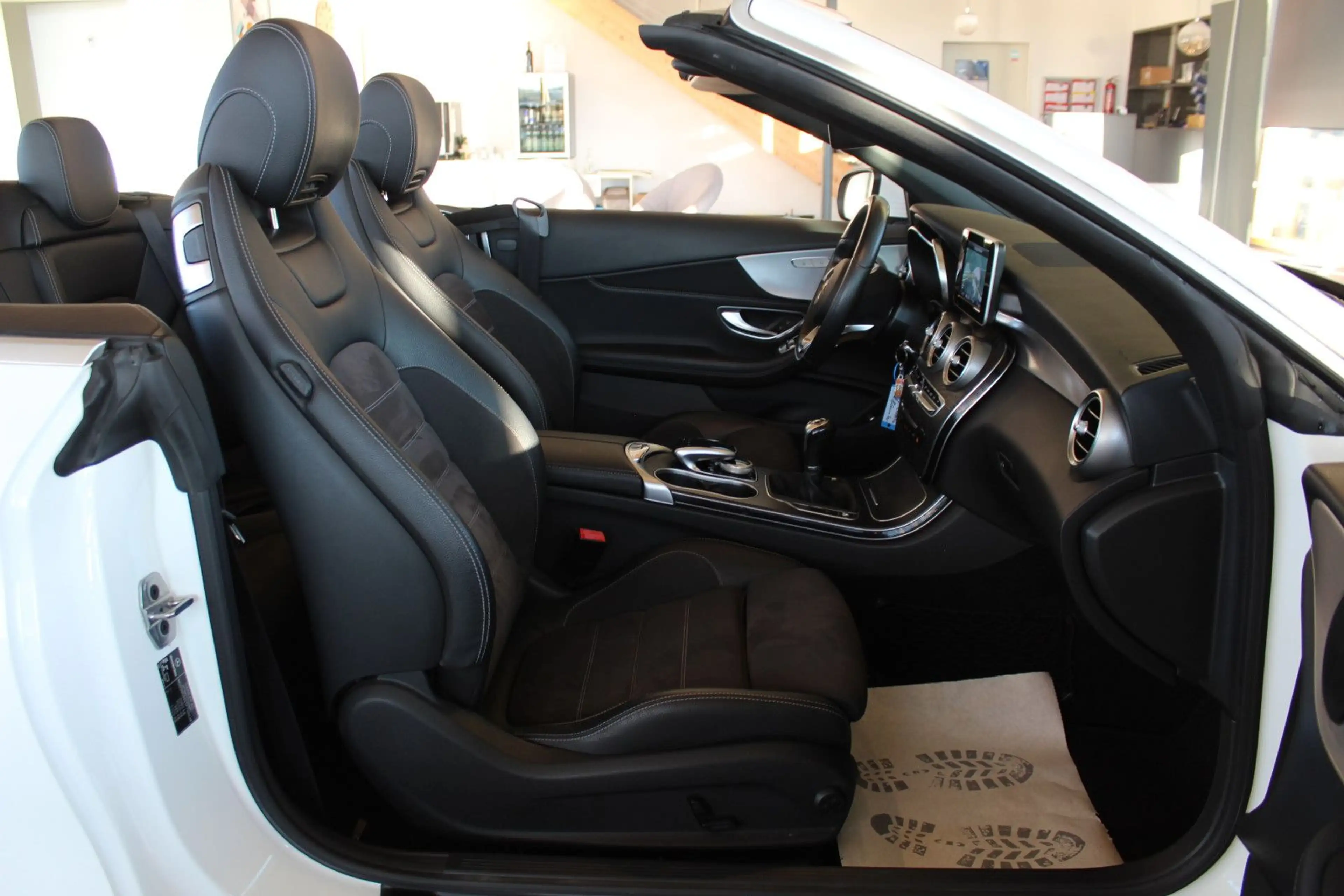 Mercedes-Benz C 180 Cabrio AMG Line*LED*NAVI*KAMERA* — photo 14