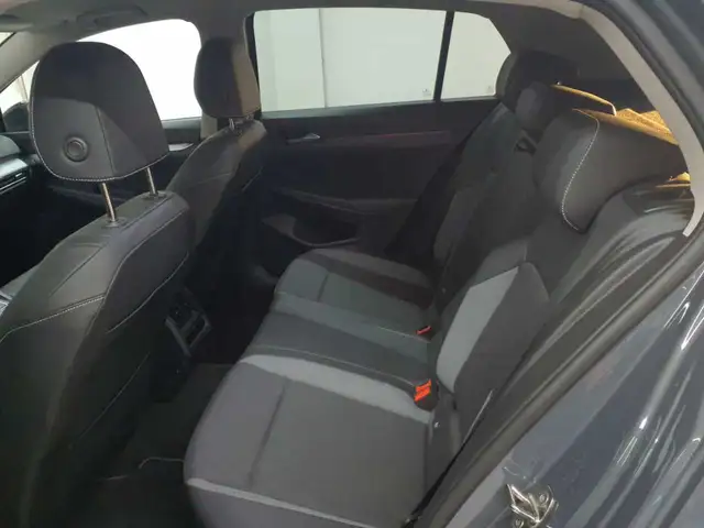 Volkswagen Golf view 13