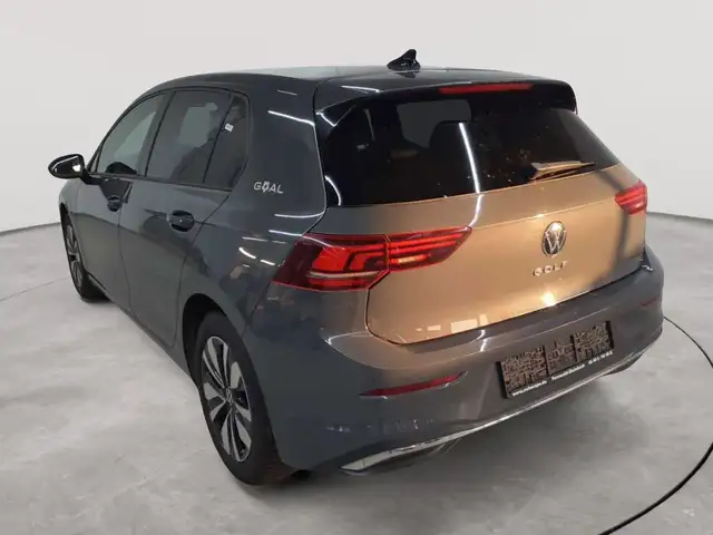 Volkswagen Golf view 5