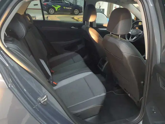 Volkswagen Golf view 14