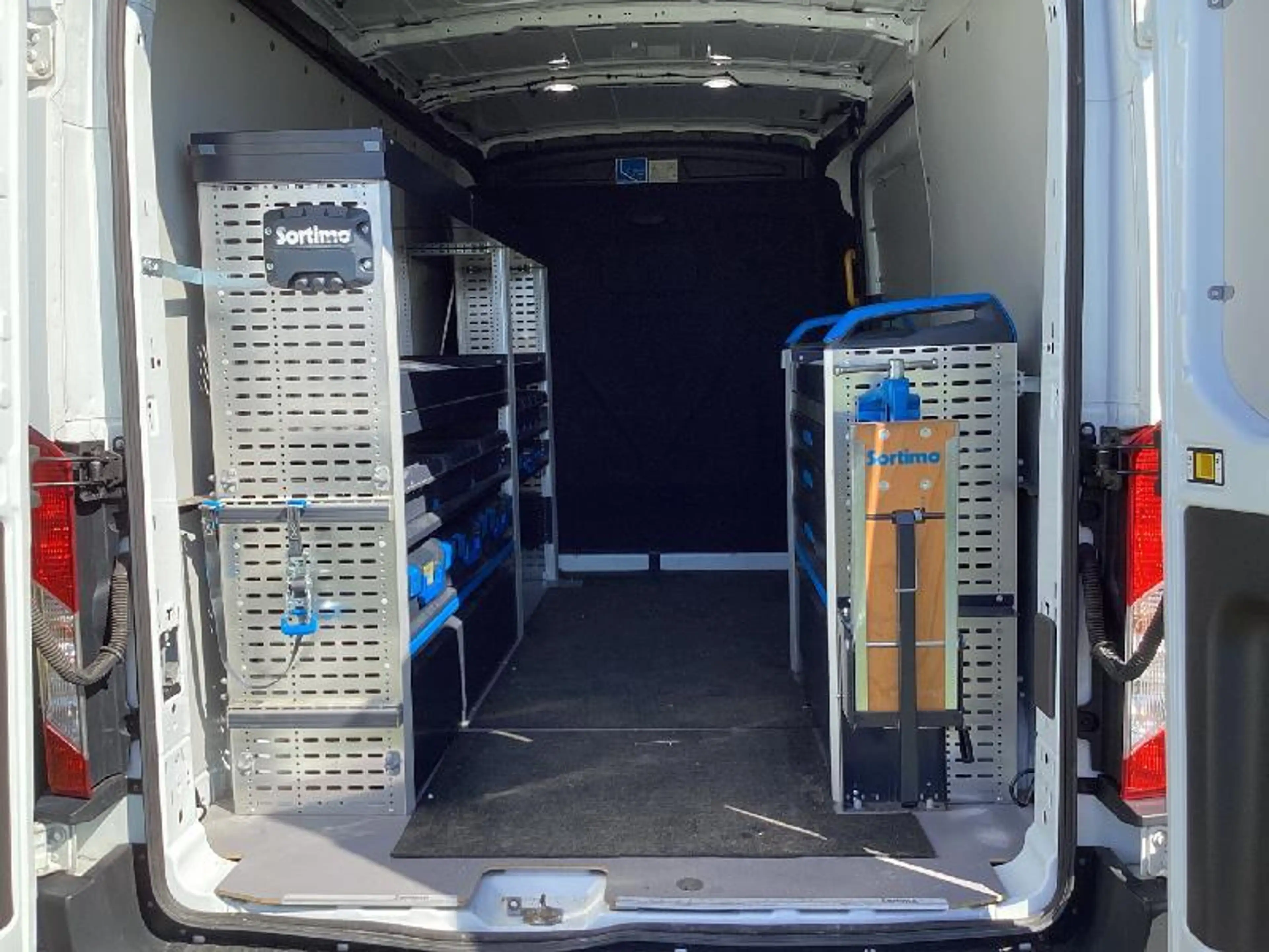 Ford Transit 350 L2 Trend+Glasträger Hegla+AHK+Sortimo — photo 2