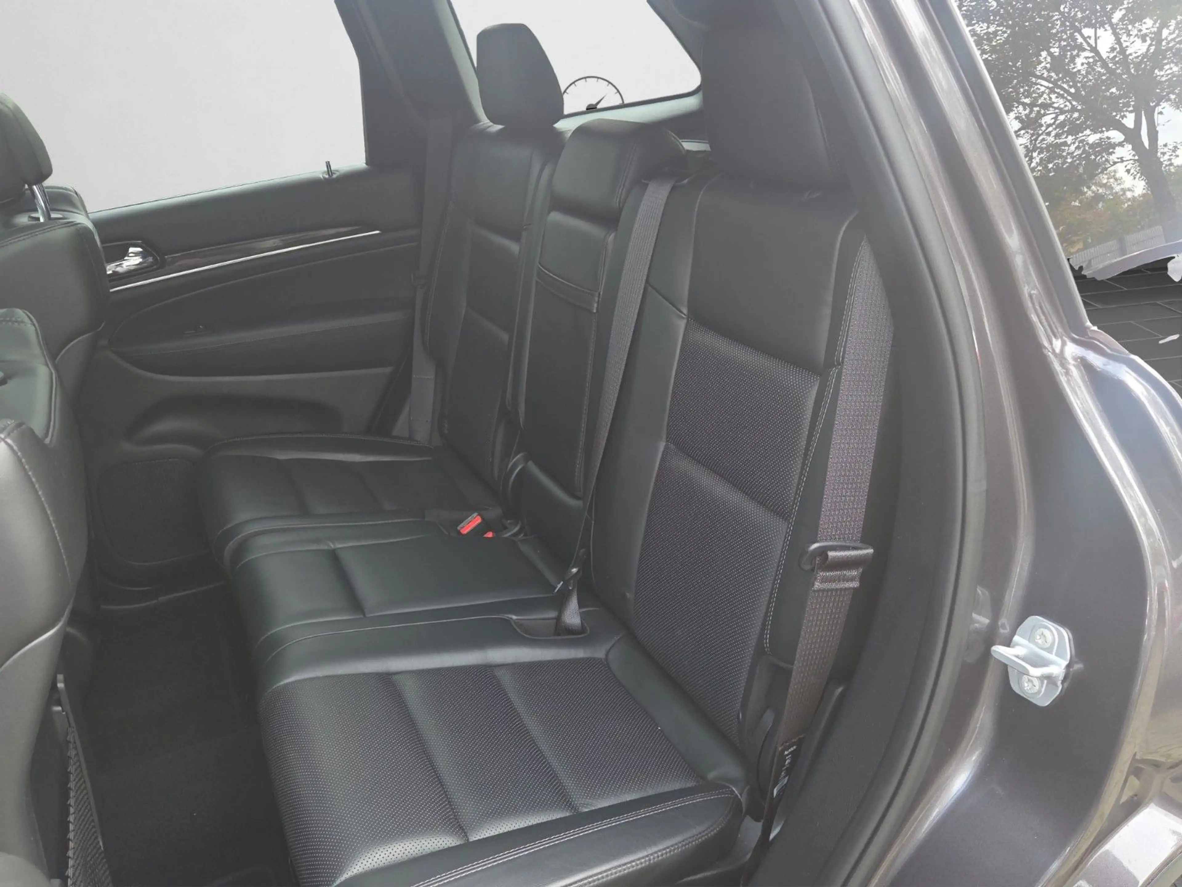Jeep Grand Cherokee 3.0 Overland*Pano*Sitzklüftung* — photo 12