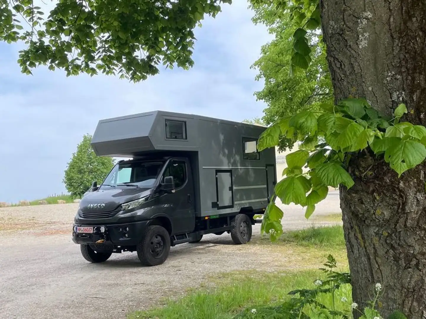 Iveco Daily 4x4 mit Exped.43.X Weltreisekabine Gris - 1