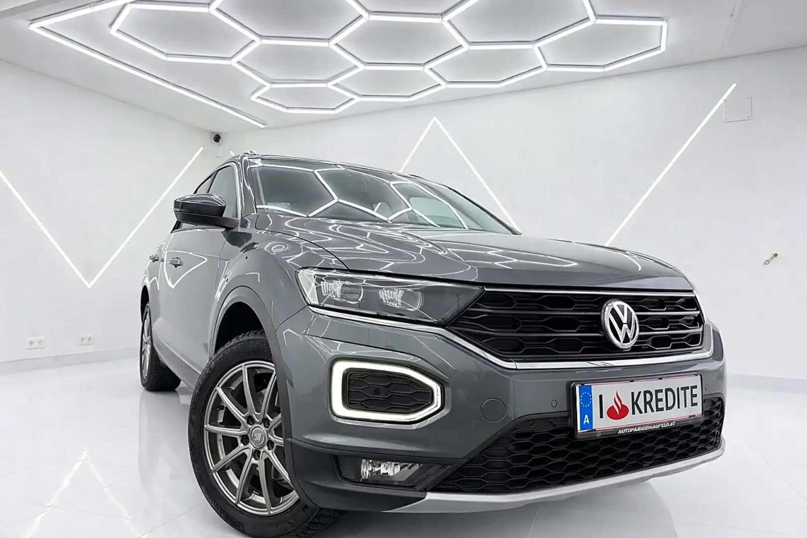 Volkswagen T-Roc 1,6 TDI SCR Design/1-Besitz/Gepflegt/ Grau - 2