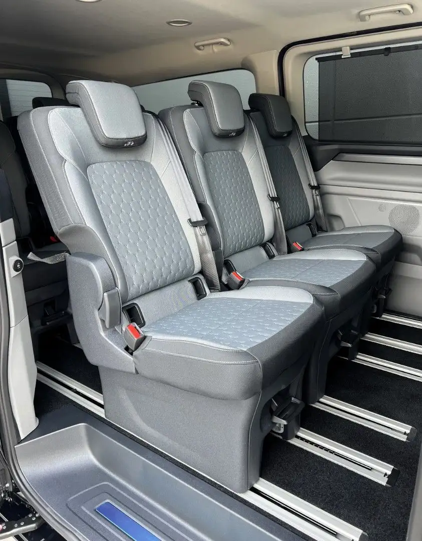 Ford Tourneo Custom 320 L2 Titanium °8-Sitze°AHK° Schwarz - 1