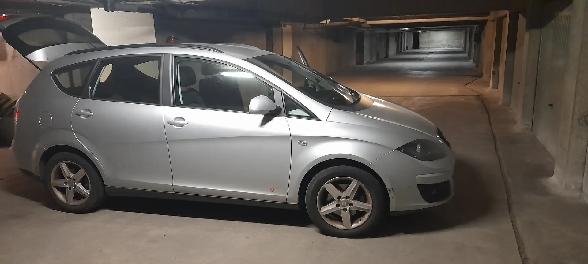 SEAT Altea XL Altea XL 1.6 CR TDi Reference DPF Argent - 1