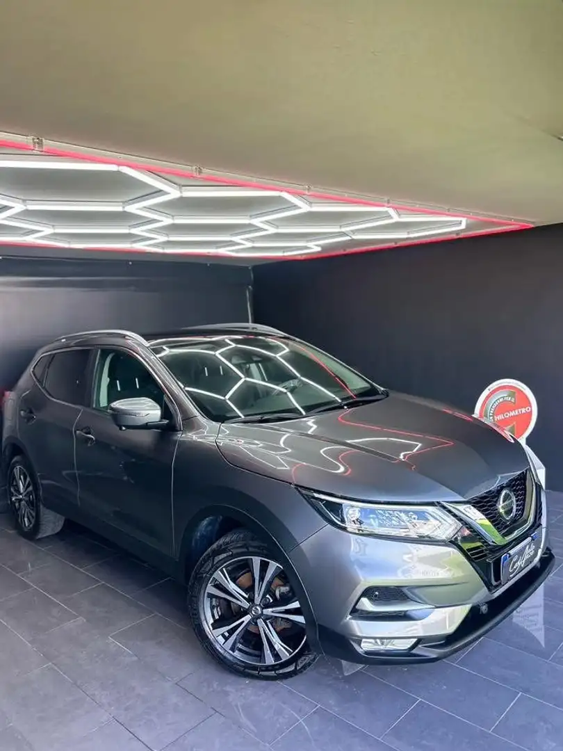 Nissan Qashqai 1.5 dci Tekna+ 110cv 12/2018 Grigio - 1