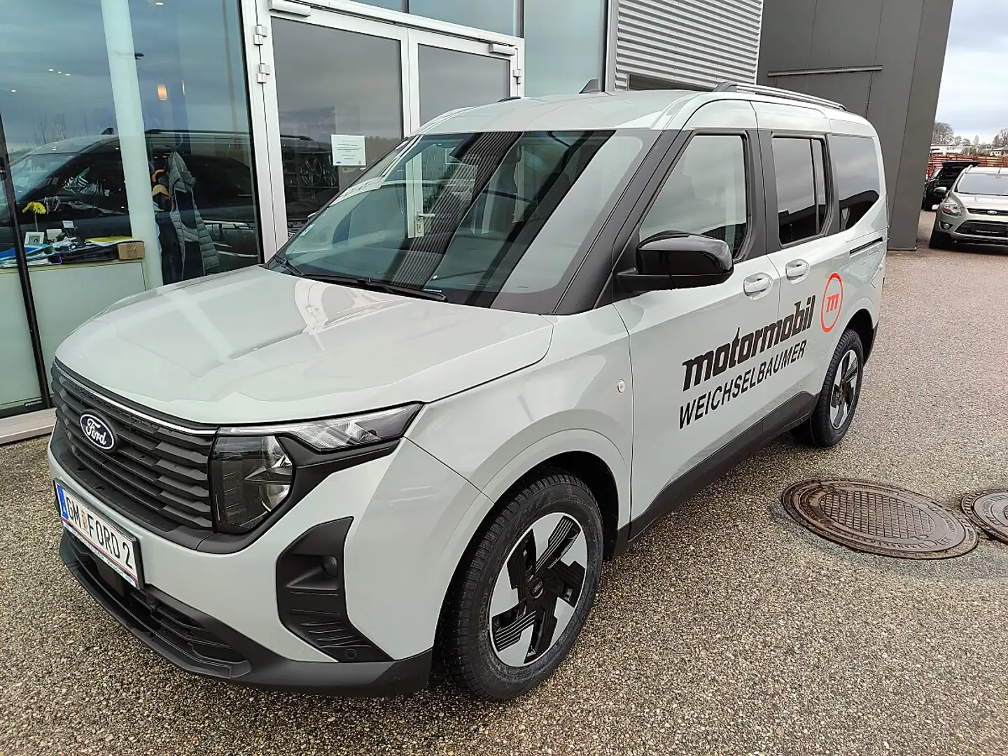 Ford Tourneo Courier 1,0 EcoBoost Titanium Grau - 1