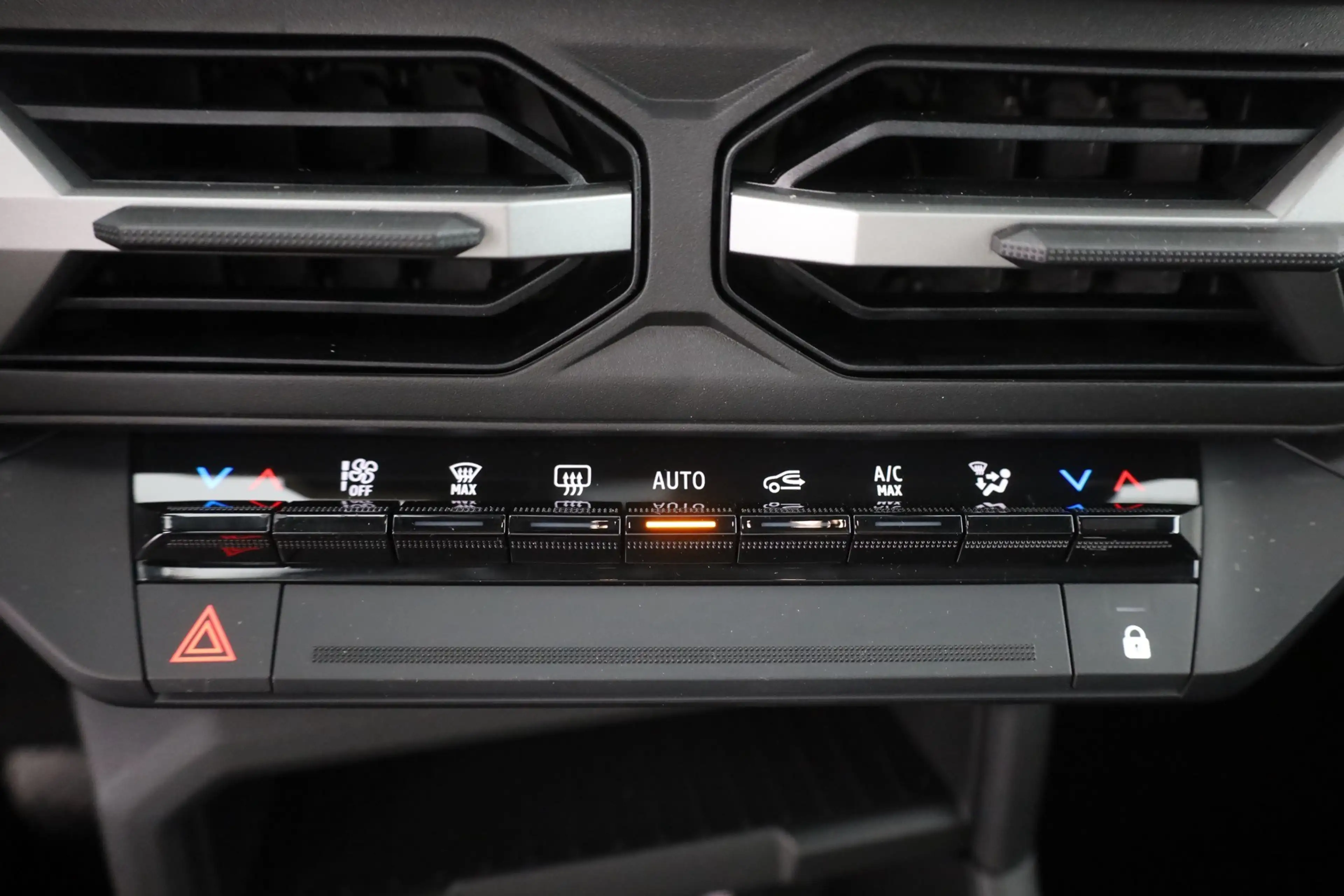 Dacia Bigster Expression 140 mHev LED Kamera Sitzheizung — photo 12