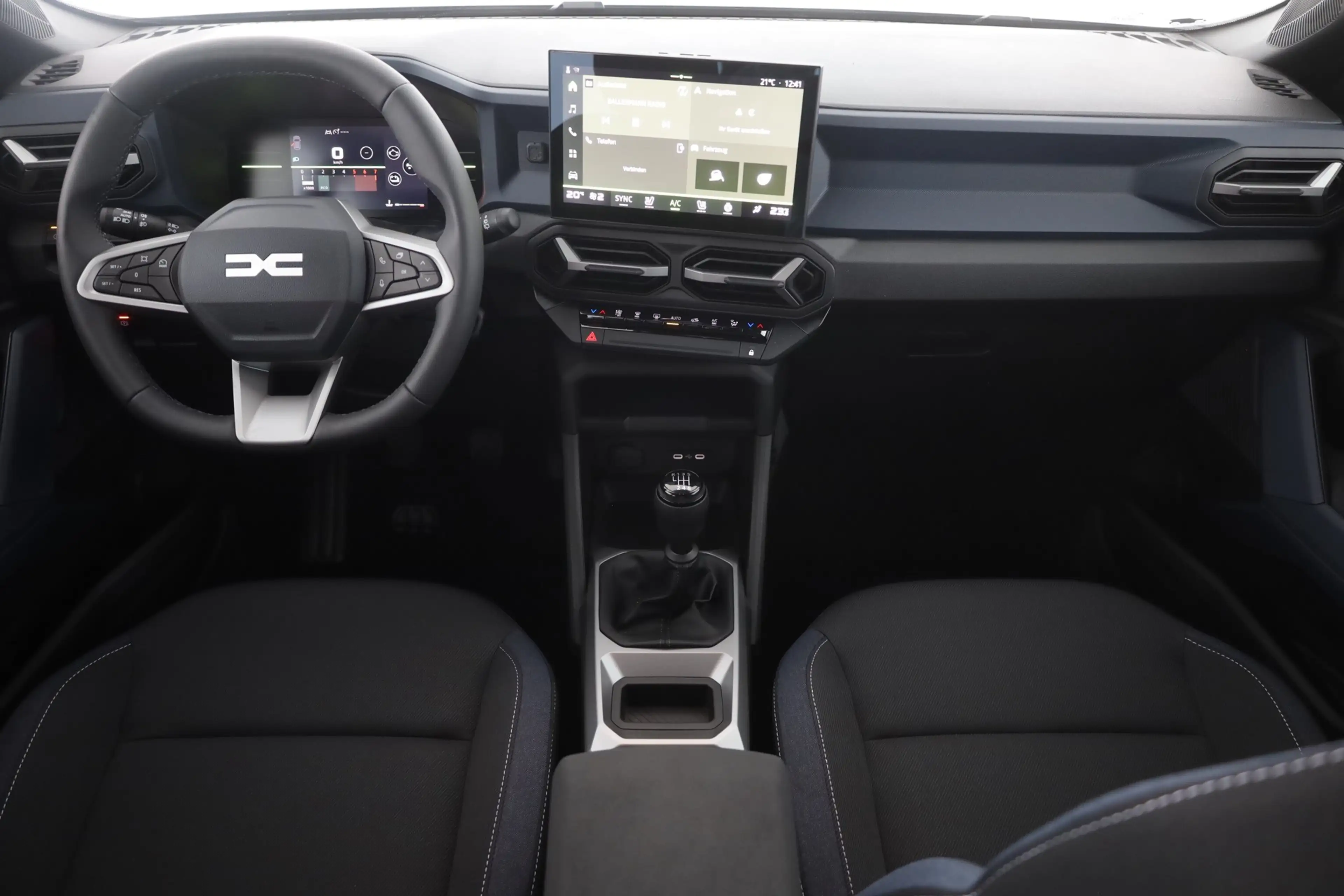 Dacia Bigster Expression 140 mHev LED Kamera Sitzheizung — photo 9