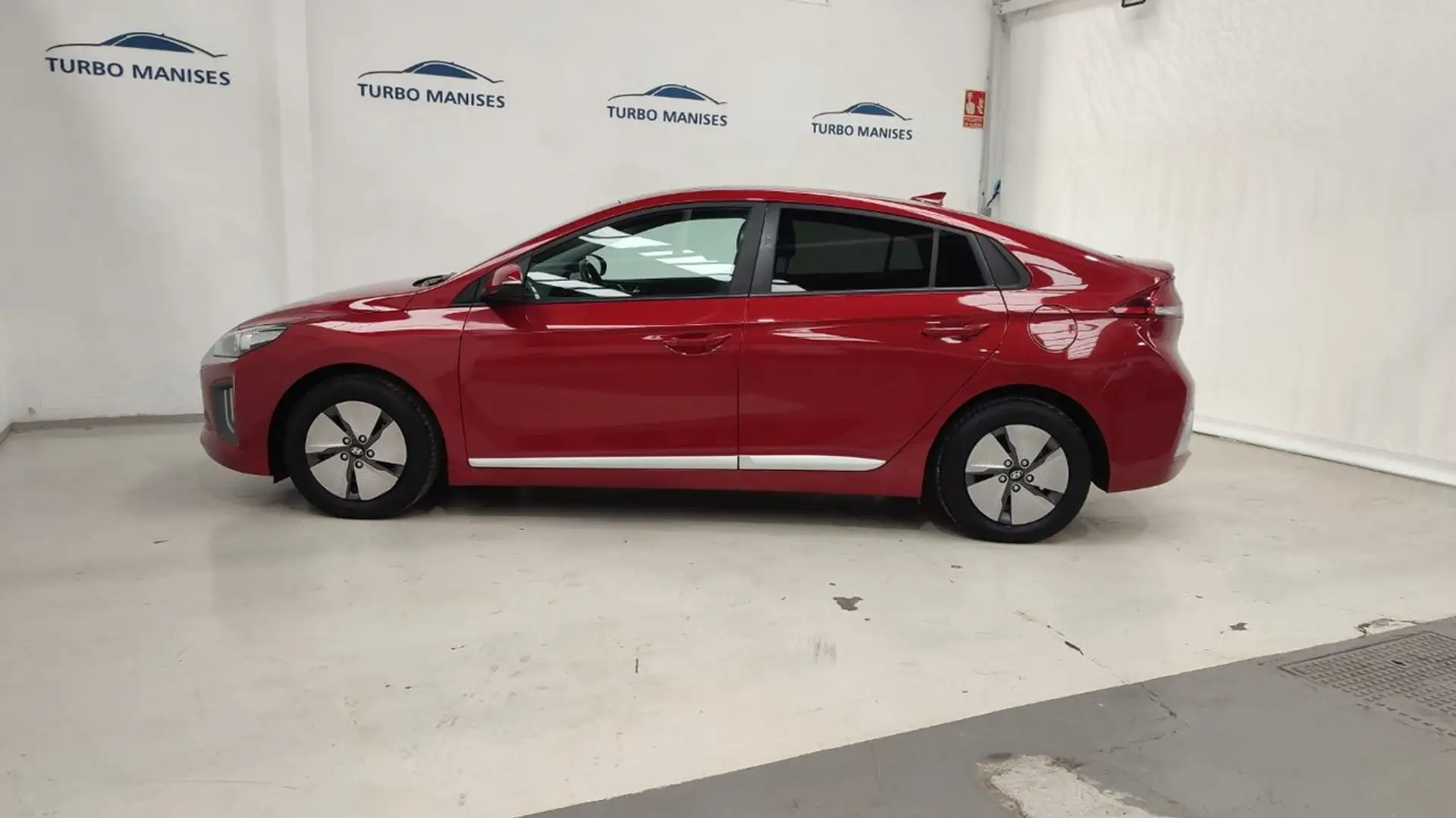 Hyundai IONIQ 1.6 GDI HEV Klass DCT Rojo - 2