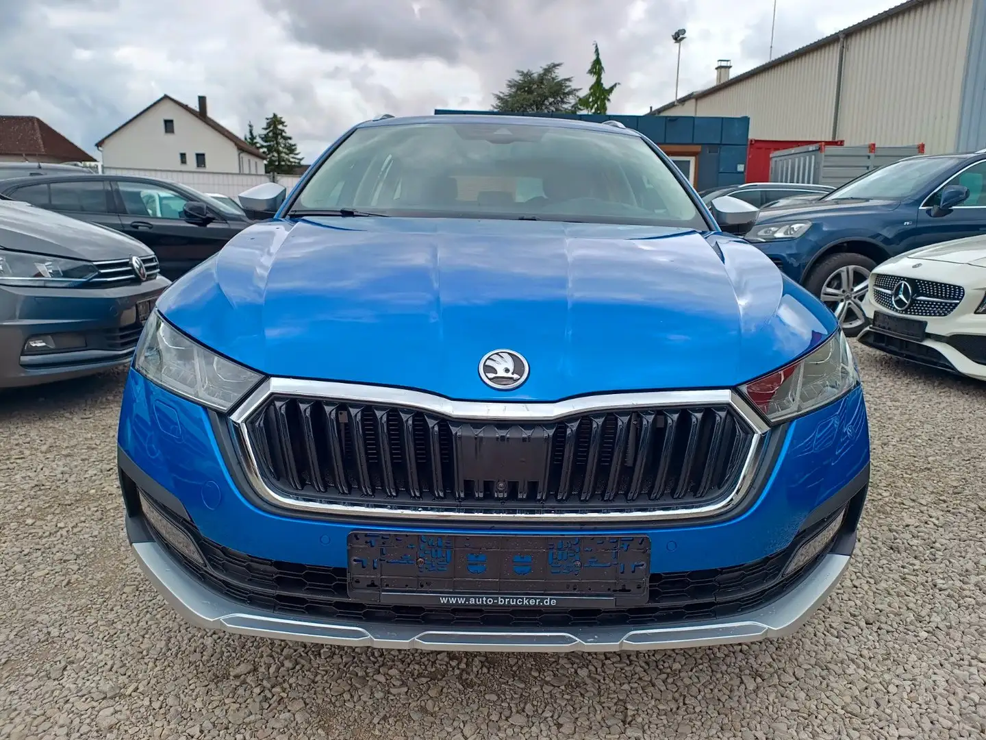 Skoda Octavia Combi Scout 4x4, Navi, LED, RFK, AHK Blau - 2