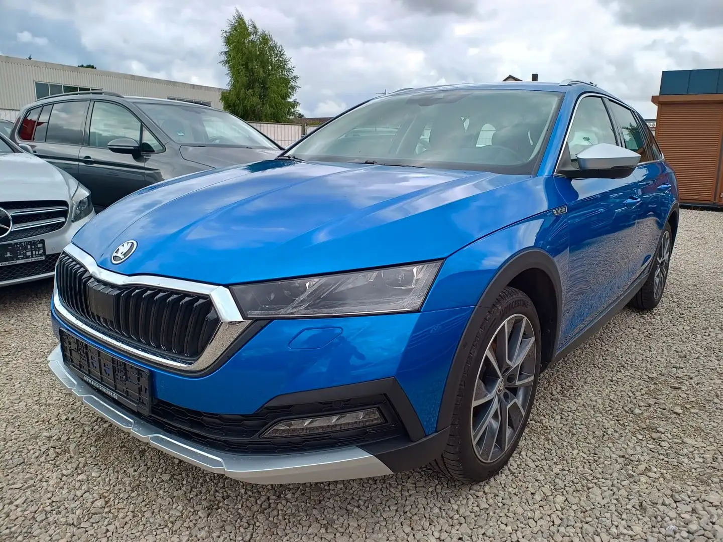 Skoda Octavia Combi Scout 4x4, Navi, LED, RFK, AHK Blau - 1